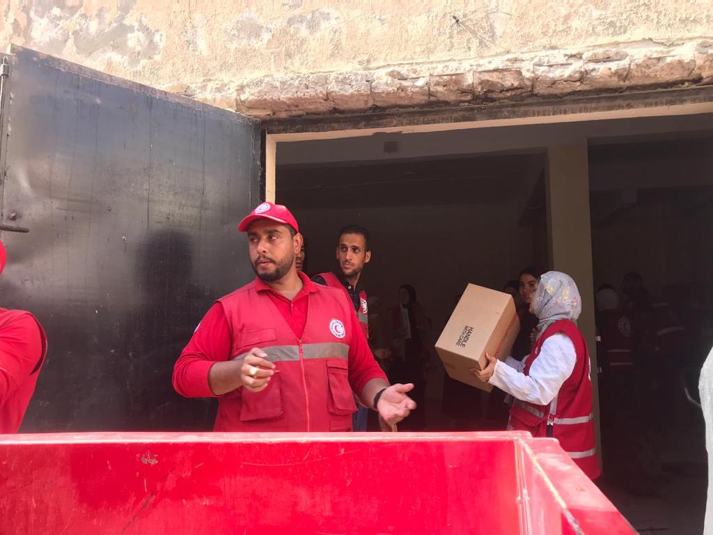 الهلال الأحمر المصري ينقل المساعدات