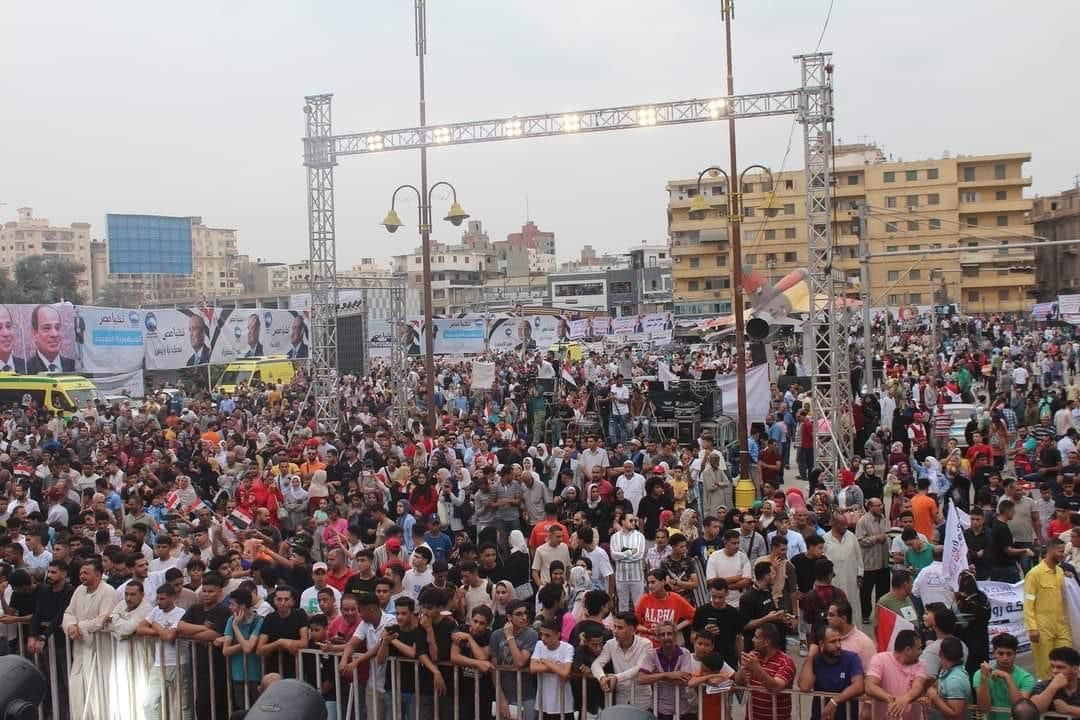 مئات الآلاف فى المنصورة يحتفلون بذكرى نصر أكتوبر ويطالبون الرئيس السيسى بالترشح (3)