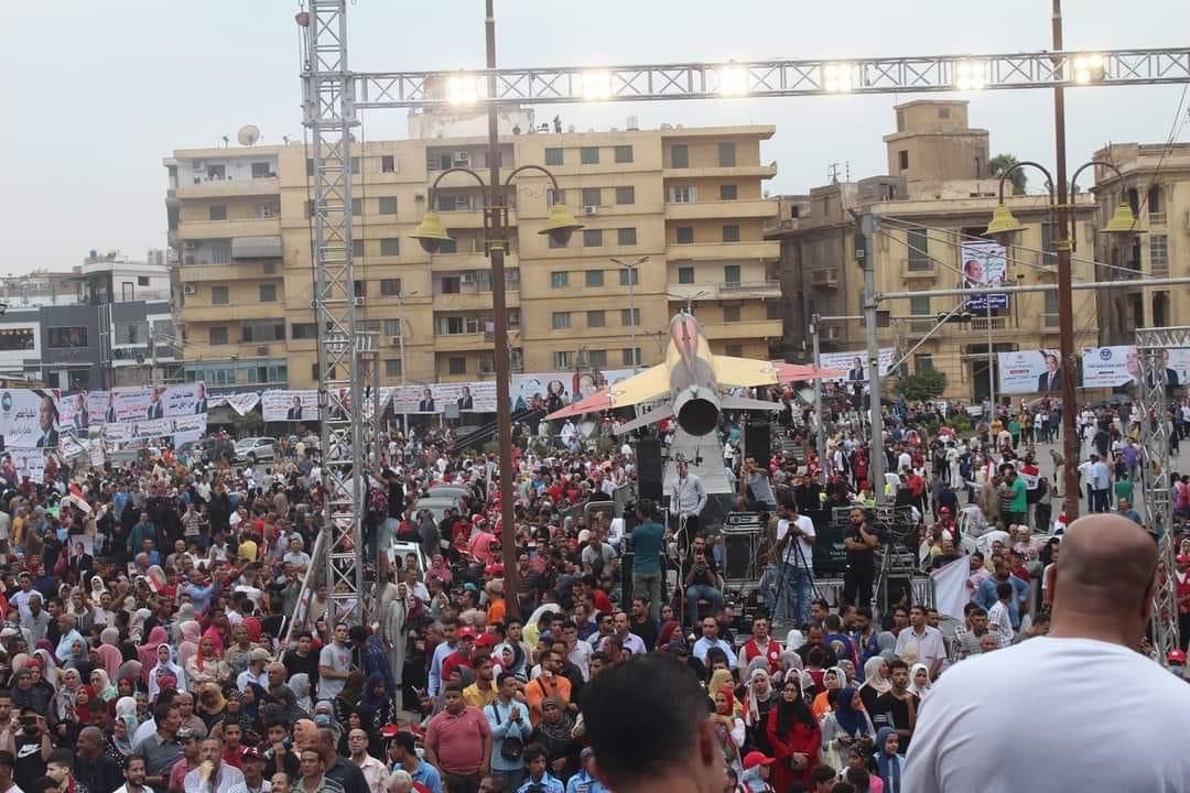 مئات الآلاف فى المنصورة يحتفلون بذكرى نصر أكتوبر ويطالبون الرئيس السيسى بالترشح (4)