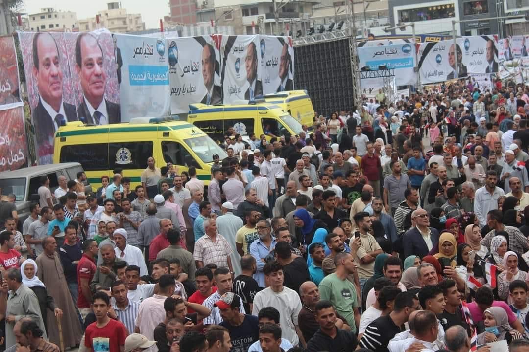 مئات الآلاف فى المنصورة يحتفلون بذكرى نصر أكتوبر ويطالبون الرئيس السيسى بالترشح (6)