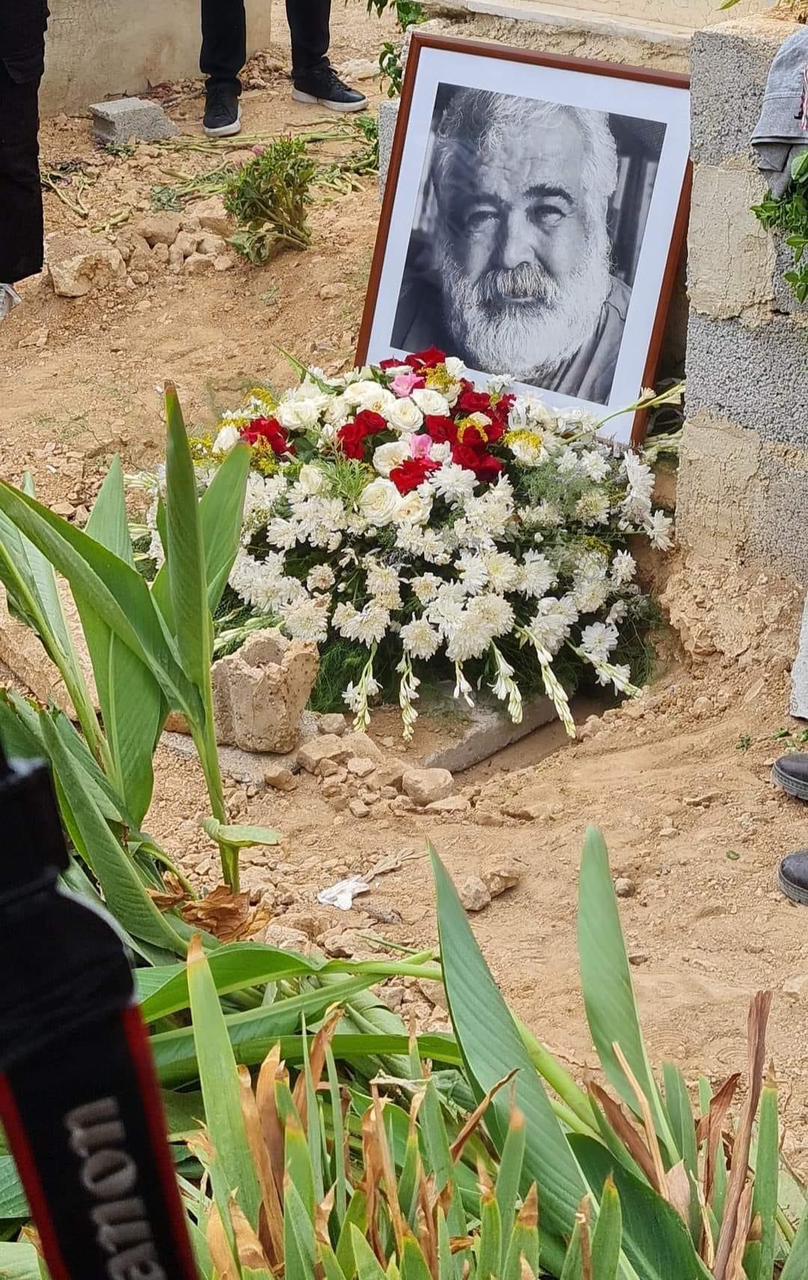 قبر  خالد خليفة