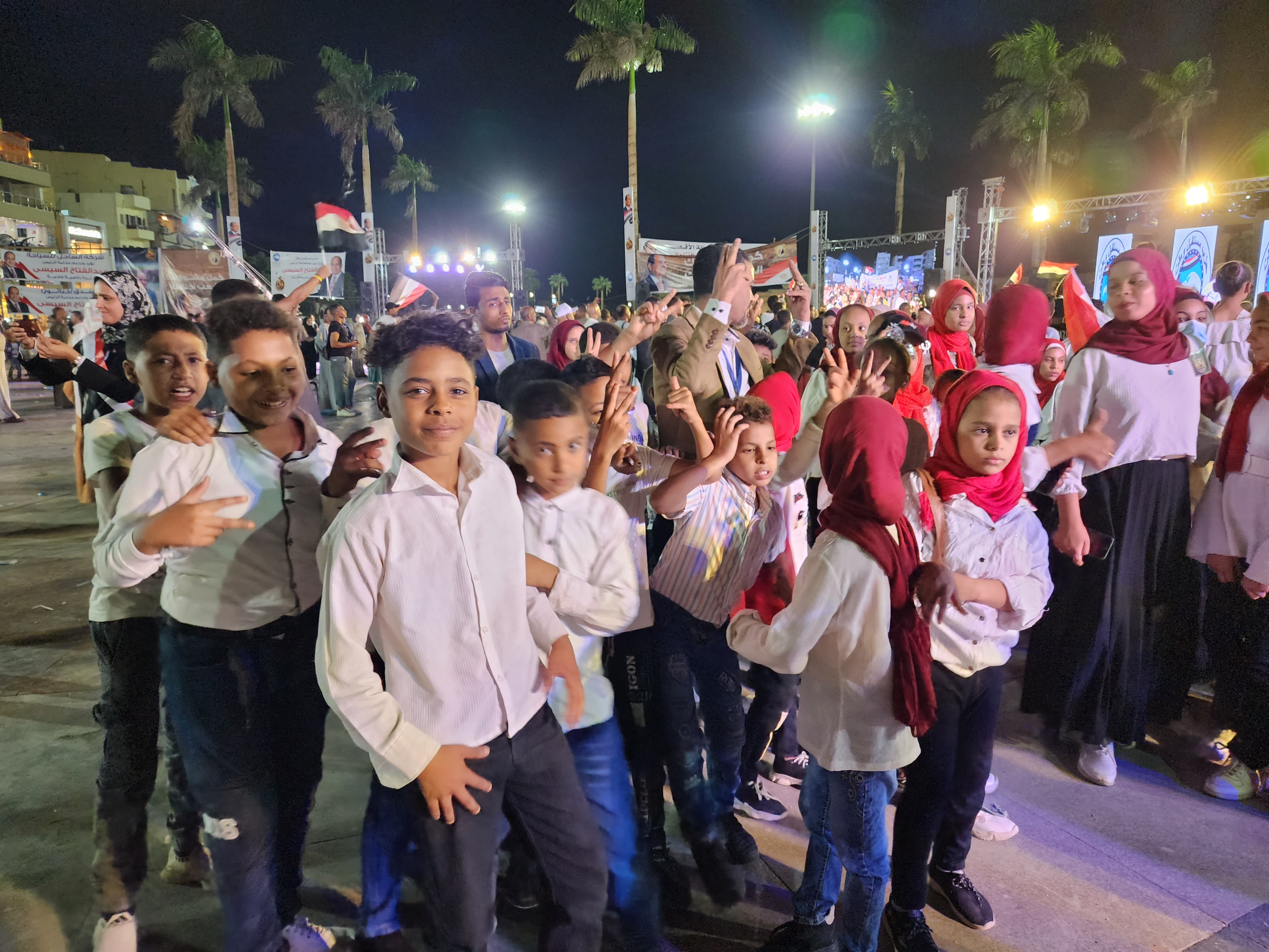 أهالي الأقصر يحتفلون بإعلان الرئيس السيسي ترشحه  (4)