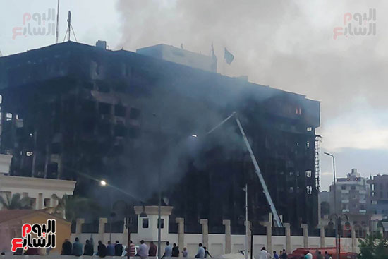 حريق مبنى مديرية الإسماعيلية  (8)