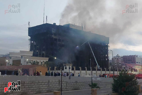 حريق مبنى مديرية الإسماعيلية  (6)