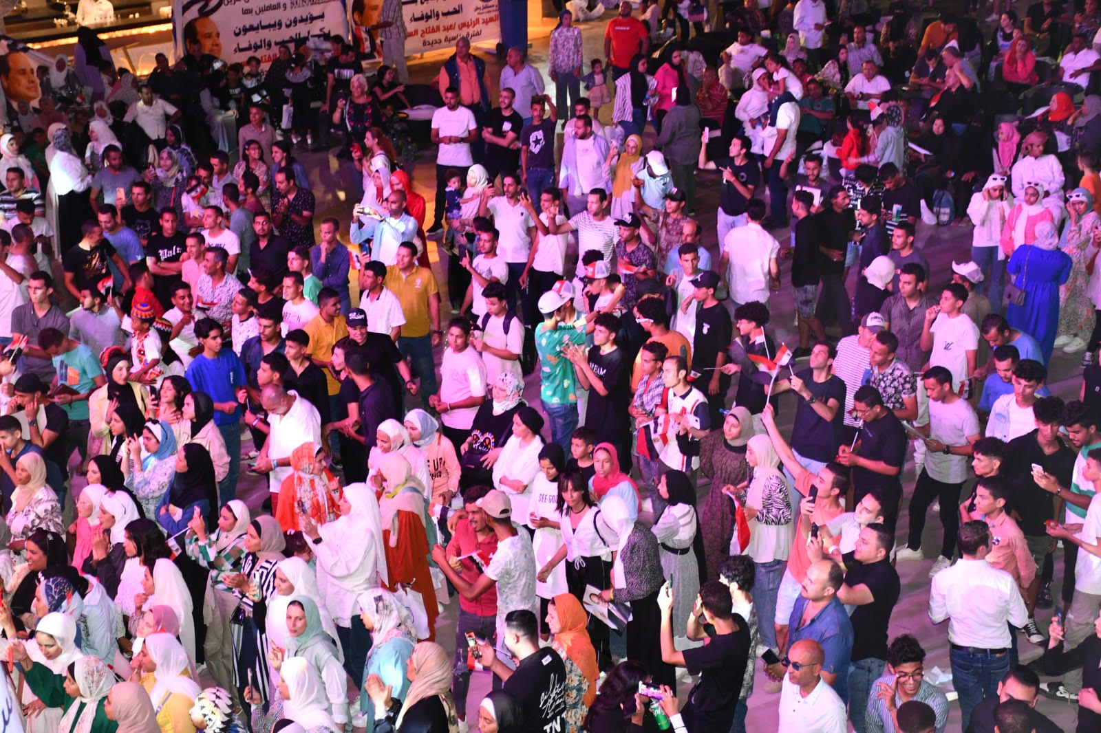 مسيرة حاشدة بميادين شرم الشيخ لتأييد ترشح الرئيس  (6)