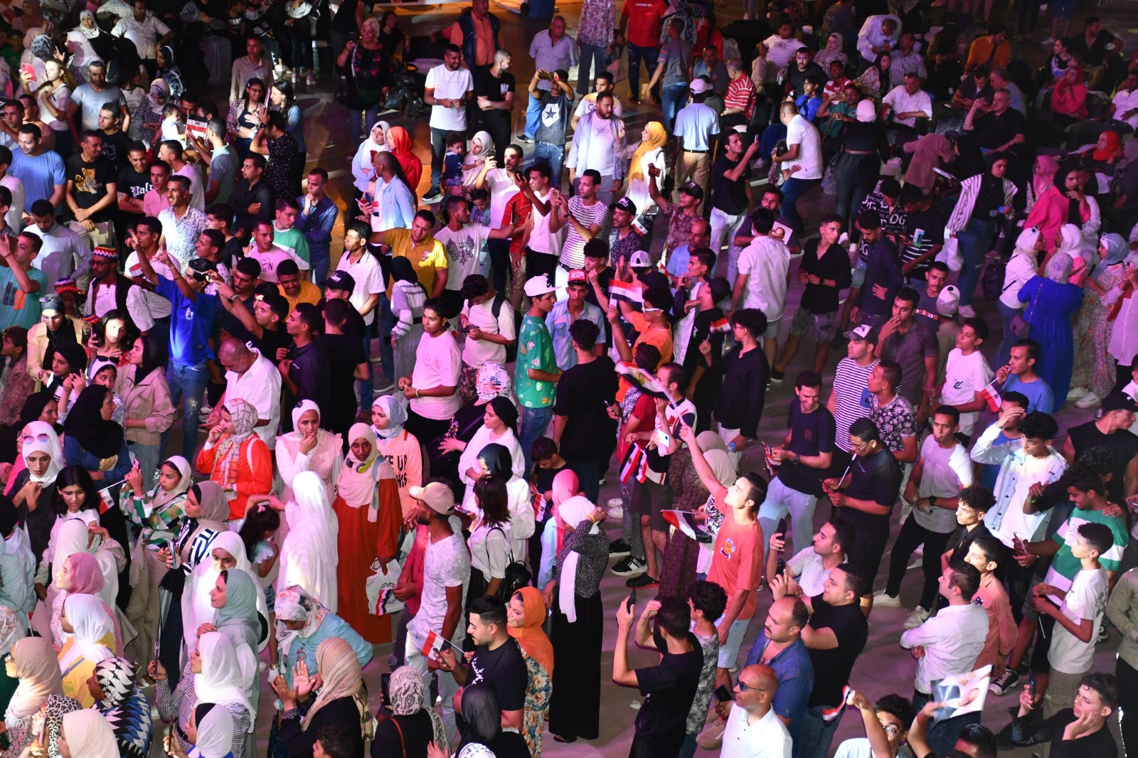 مسيرة حاشدة بميادين شرم الشيخ لتأييد ترشح الرئيس  (4)