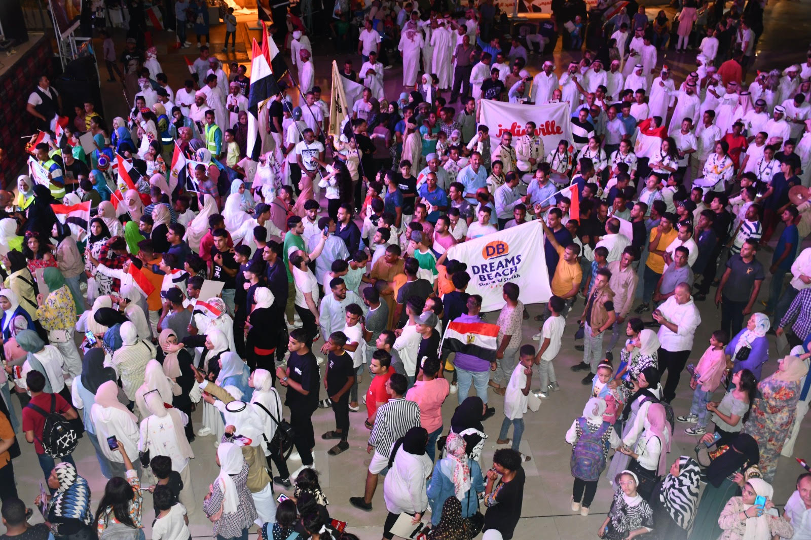 مسيرة حاشدة بميادين شرم الشيخ لتأييد ترشح الرئيس  (14)