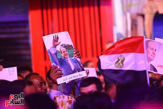 المصريون يريدون السيسى رئيسا لفترة جديدة (2)