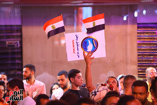 المصريون يريدون السيسى رئيسا لفترة جديدة (9)