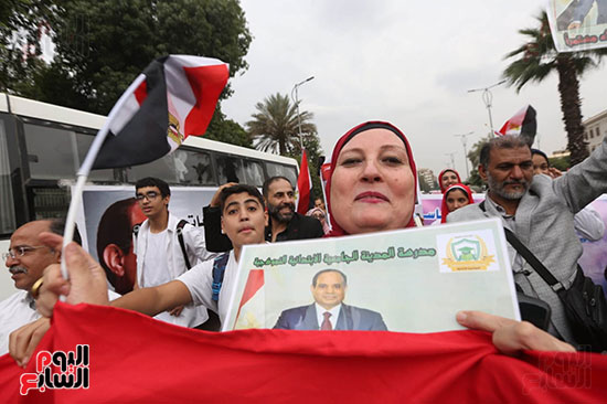 مسيرة لآلاف الأكاديميين بجامعة القاهرة احتفالا بأكتوبر  (4)