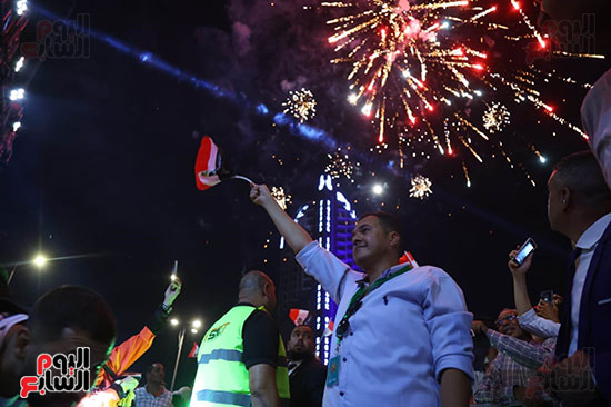 الجماهير بميدان الجلاء يرحبون بإعلان الرئيس السيسى للترشح (2)