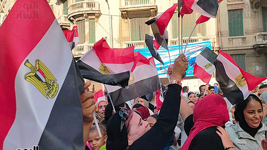 مسيرات-للاحتفال-بذكرى-نصر-أكتوبر-ومطالبة-الرئيس-السيسى-بالترشح-وسط-الإسكندرية-(4)