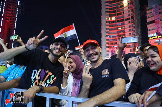 السعادة على وجوه المواطنين بعد إعلان الرئيس السيسى الترشح لانتخابات الرئاسة