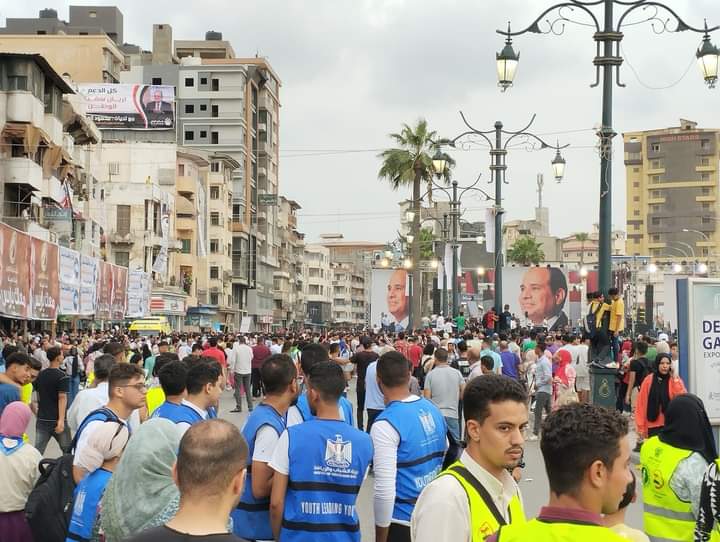 مسيرة حاشدة لأهالى دمياط للاحتفال بنصر أكتوبر (4)