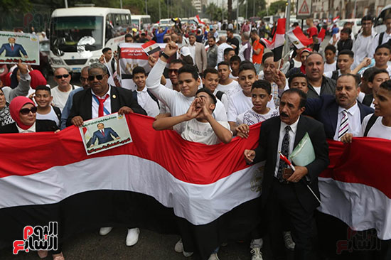 مسيرة لآلاف الأكاديميين بجامعة القاهرة احتفالا بأكتوبر  (1)