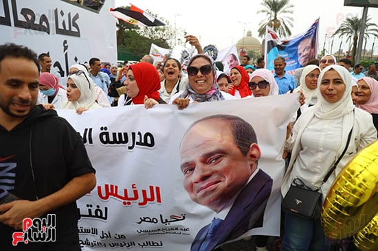 مسيرة  بجامعة القاهرة تناشد الرئيس السيسى بالترشح  (14)