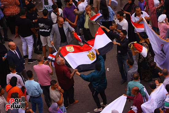مسيرة من المطرية إلى ميدان الكوربة للاحتفال بنصر أكتوبر والمطالبة بترشح الرئيس السيسى (17)