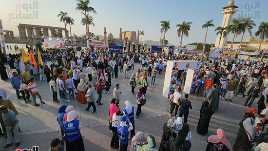 سيدات-ورجال-وشباب-وذوى-الهمم-يعلنون-دعمهم-للرئيس-السيسى-(14)