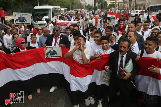 مسيرة لآلاف الأكاديميين بجامعة القاهرة احتفالا بأكتوبر  (13)