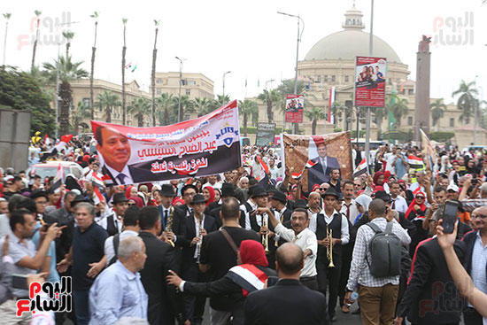 مسيرة  بجامعة القاهرة تناشد الرئيس السيسى بالترشح  (7)