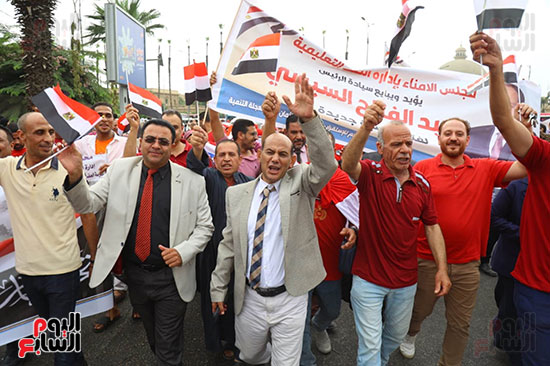 أعضاء هيئة تدريس جامعة القاهرة يناشدون الرئيس السيسي الترشح لانتخابات الرئاسة