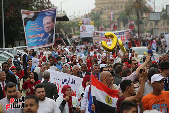 مسيرات حاشدة للأكاديميين والعاملين فى جامعة القاهرة  (15)