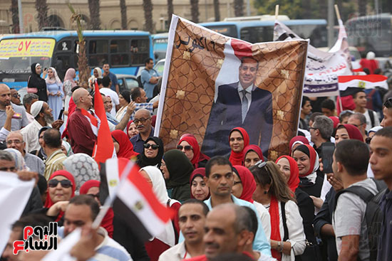 مسيرة  بجامعة القاهرة تناشد الرئيس السيسى بالترشح  (8)