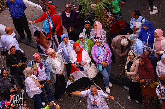 مسيرة من المطرية إلى ميدان الكوربة للاحتفال بنصر أكتوبر والمطالبة بترشح الرئيس السيسى (13)