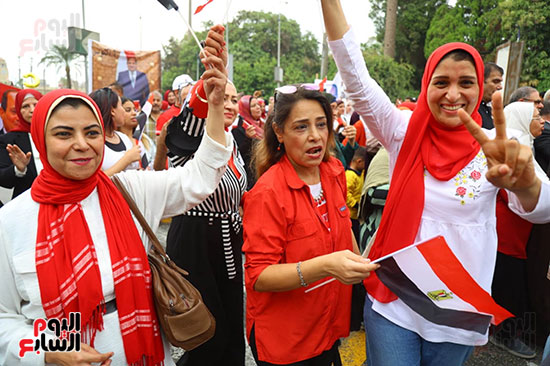 مسيرة  بجامعة القاهرة تناشد الرئيس السيسى بالترشح  (16)