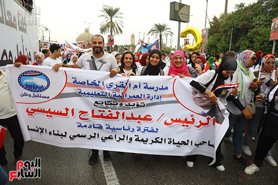 مسيرات حاشدة للأكاديميين والعاملين فى جامعة القاهرة  (7)