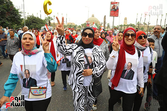 مسيرة  بجامعة القاهرة تناشد الرئيس السيسى بالترشح  (23)