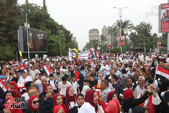 مسيرة  بجامعة القاهرة تناشد الرئيس السيسى بالترشح  (10)