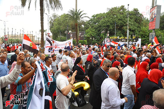 مسيرة  بجامعة القاهرة تناشد الرئيس السيسى بالترشح  (19)