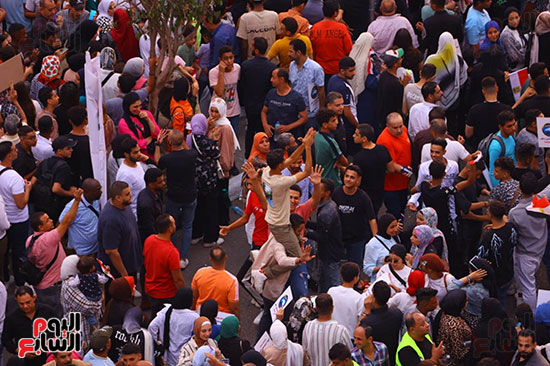 مسيرة من المطرية إلى ميدان الكوربة للاحتفال بنصر أكتوبر والمطالبة بترشح الرئيس السيسى (16)