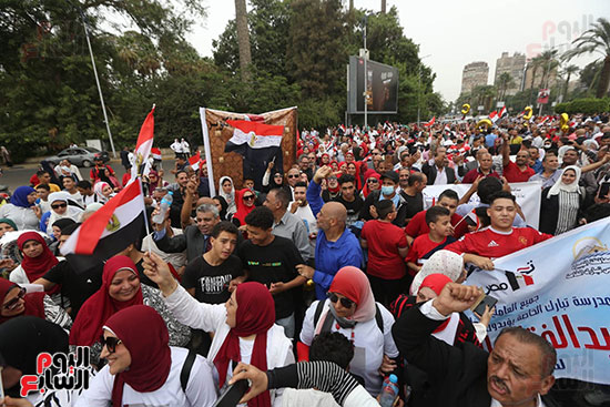 مسيرة  بجامعة القاهرة تناشد الرئيس السيسى بالترشح  (12)