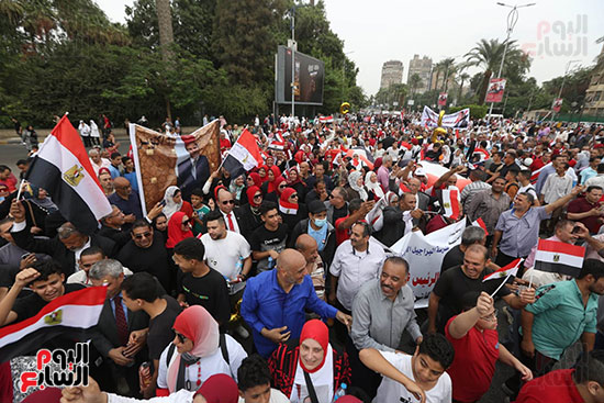 مسيرات حاشدة للأكاديميين والعاملين فى جامعة القاهرة  (4)