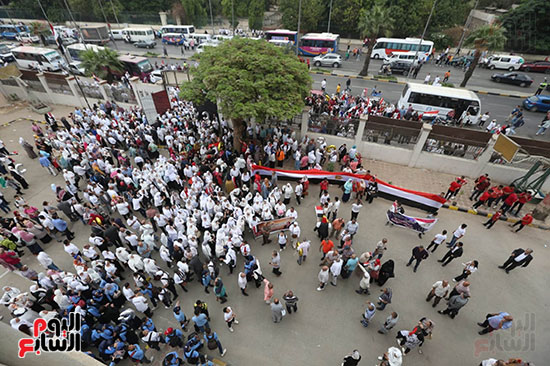 مسيرة لآلاف الأكاديميين بجامعة القاهرة احتفالا بأكتوبر  (8)