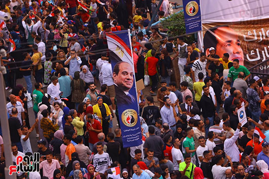 مسيرة من المطرية إلى ميدان الكوربة للاحتفال بنصر أكتوبر والمطالبة بترشح الرئيس السيسى (1)