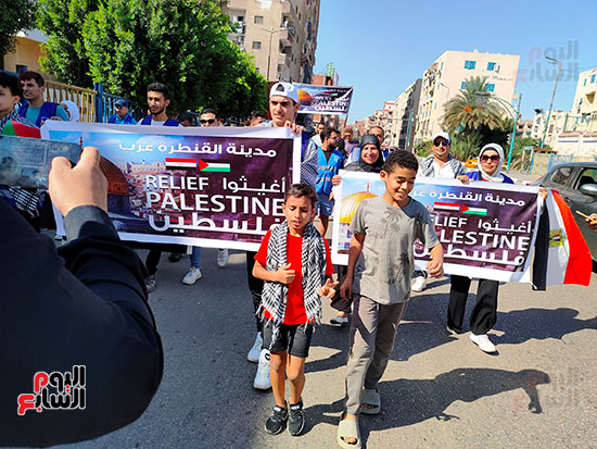 مسيرة حاشدة لمتطوعي حياة كريمة تجوب شوارع الإسماعيلية لدعم فلسطين (3)