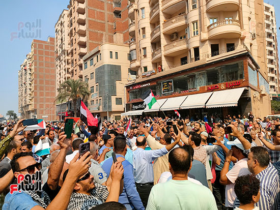 يا-فلسطين-إحنا-معاكي-ليوم-الدين..-الآلاف-يشاركون-في-مسيرة-بالغربية-(1)