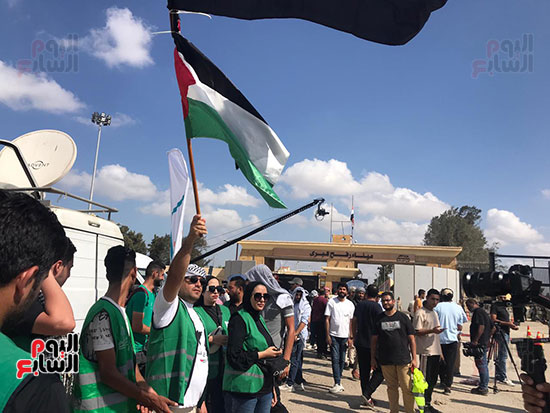 وقفات تضامنية بأعلام فلسطين (4)