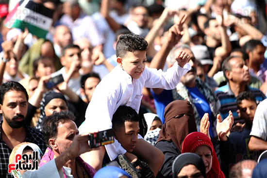 طفل بمظاهرة جامع الأزهر