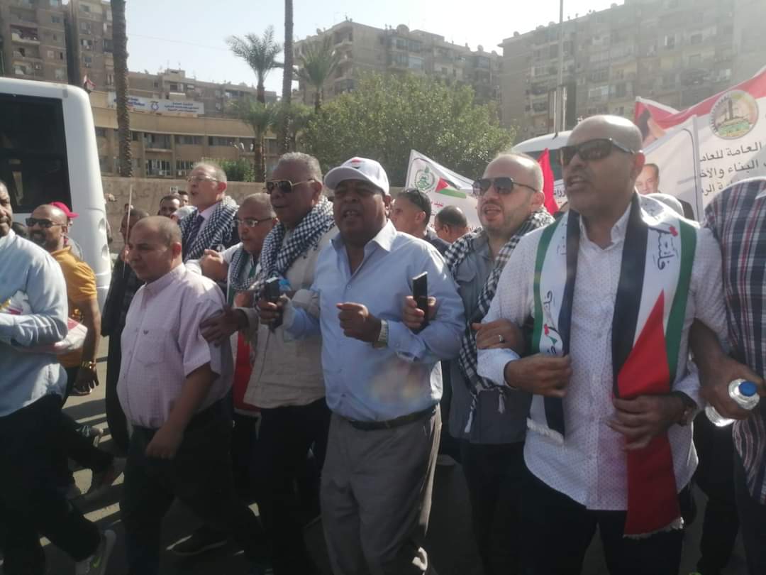 تحاد العمال يشارك المسيرة التضامنية مع فلسطين أمام المنصة 5