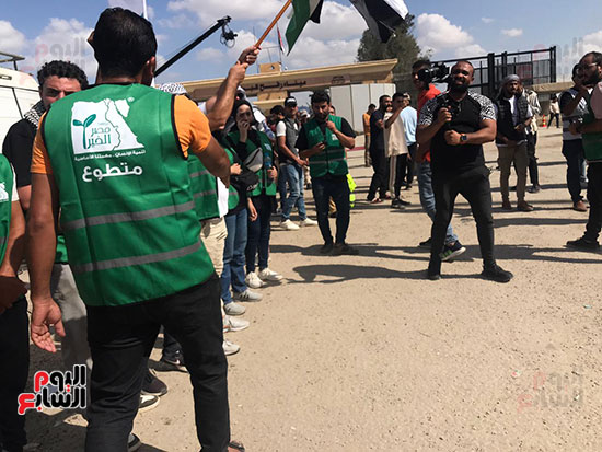 وقفات تضامنية بأعلام فلسطين (1)