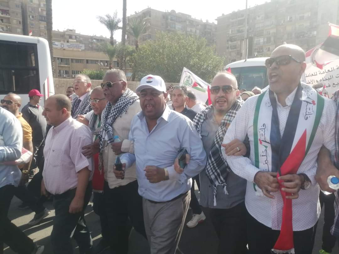 تحاد العمال يشارك المسيرة التضامنية مع فلسطين أمام المنصة 4