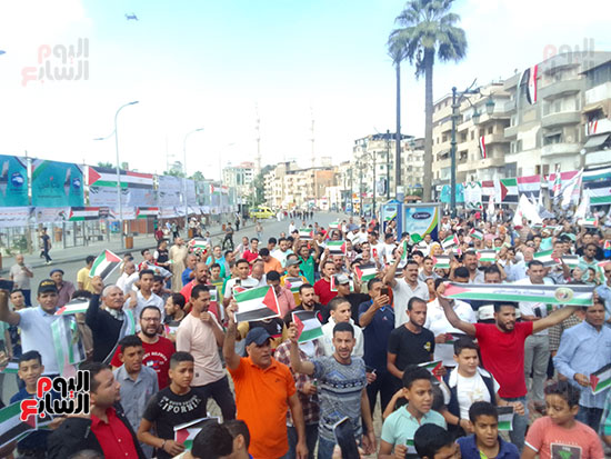 لا-تهجير-ولا-توطين..-هتاف-المئات-فى-ميدان-الساعة-بدمياط-لدعم-فلسطين