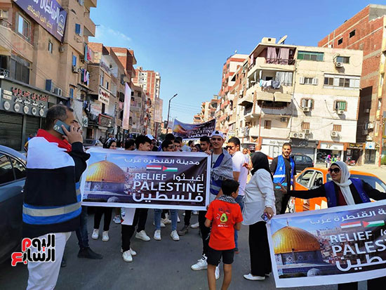مسيرة حاشدة لمتطوعي حياة كريمة تجوب شوارع الإسماعيلية لدعم فلسطين (1)