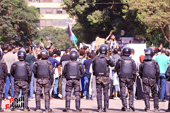  أعضاء الحركة المدنية أمام مسجد مصطفى محمود (1)