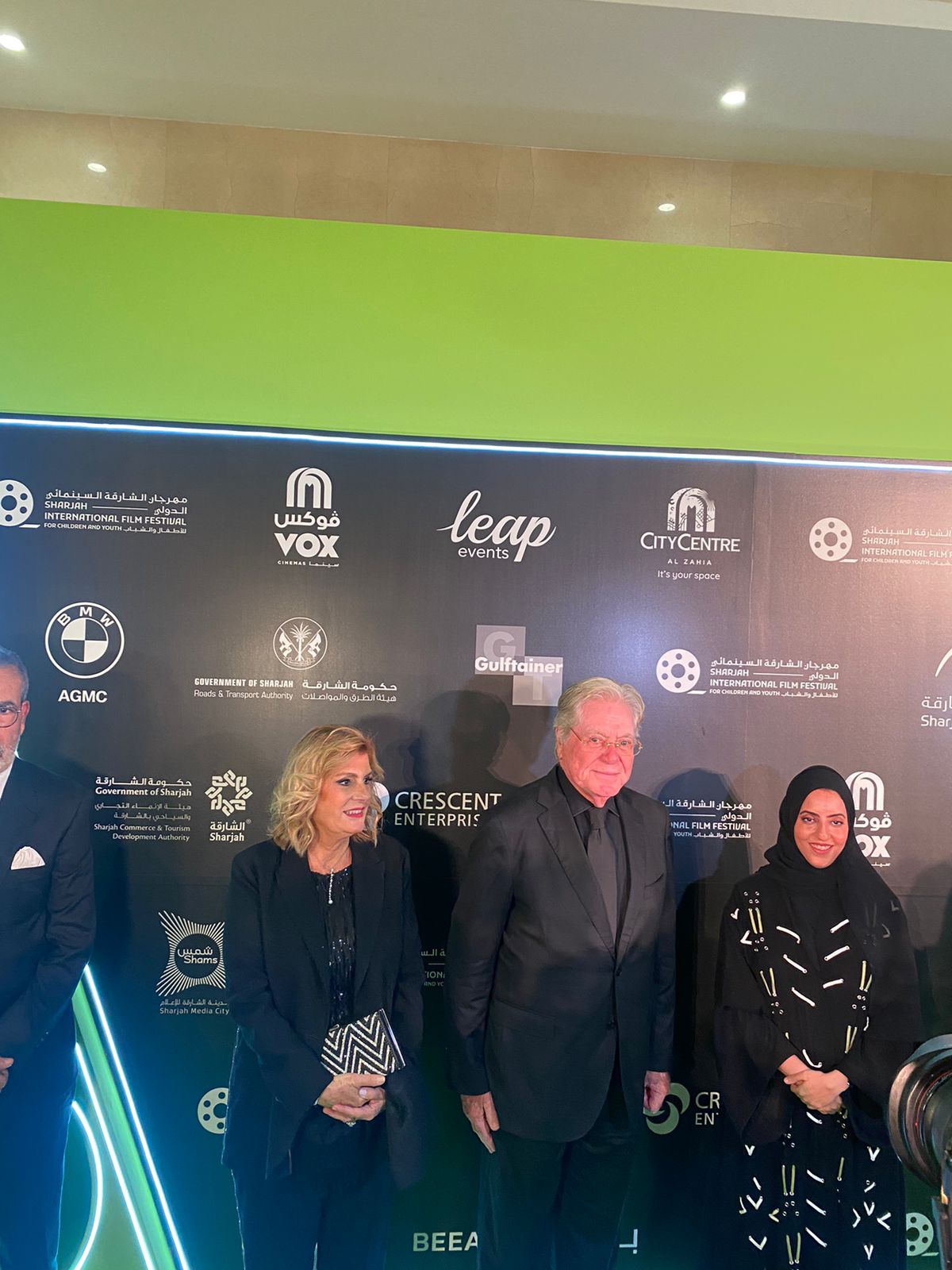 حسين فهمي وليلي علوي و بوسي شلبي ومدحت العدل علي السجادة الخضراء لـ مهرجان الشارقة السينمائي الدولي للأطفال والشباب (3)