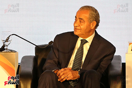 وزير التموين يطلق مشروع مراكز الغذاء الخضراء (5)